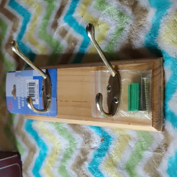 ✔️Wood 2 hook with hardware - Picture 1 of 5